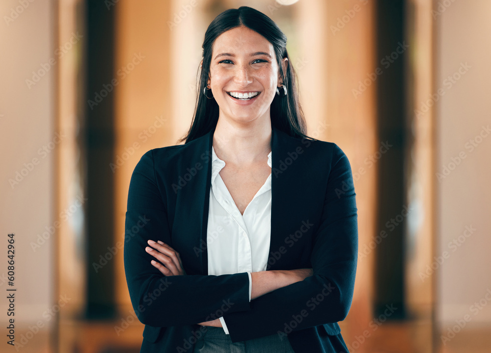 Susana Hand, 32